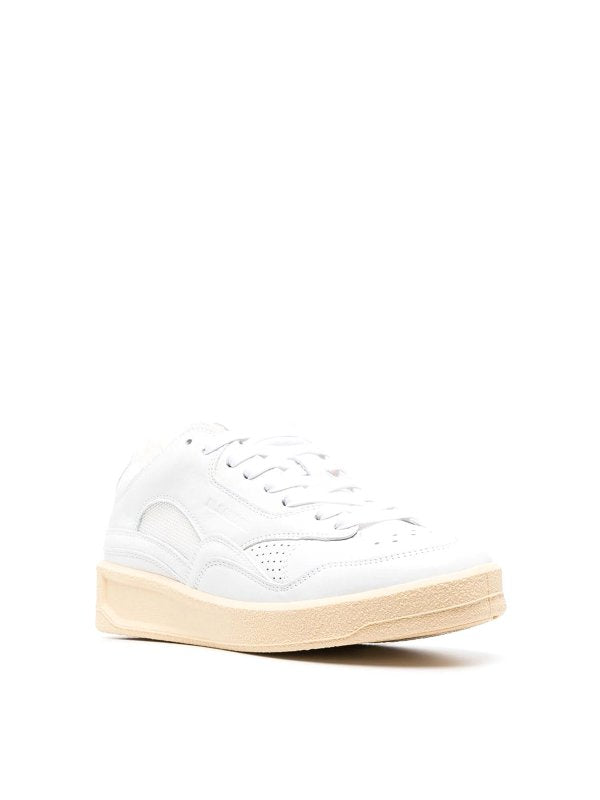 Sneakers In Pelle Con Logo In Rilievo