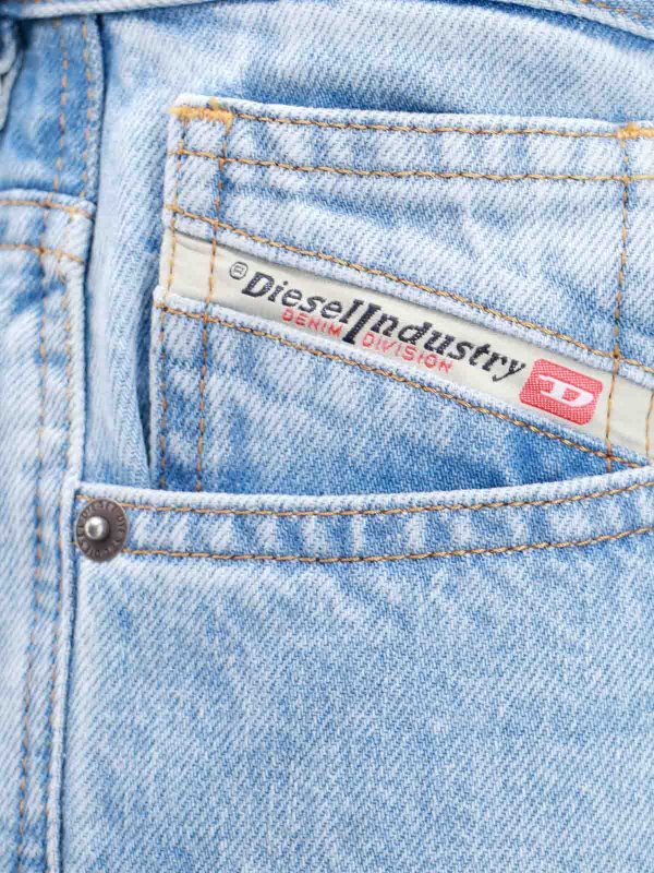 Jeans In Cotone Con Patch Logo Posteriore