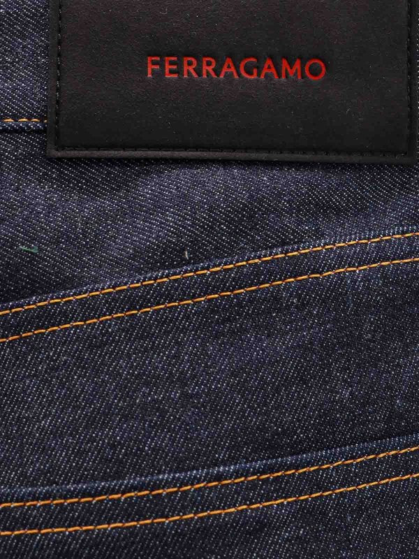 Jeans Cinque Tasche Con Targhetta Logo