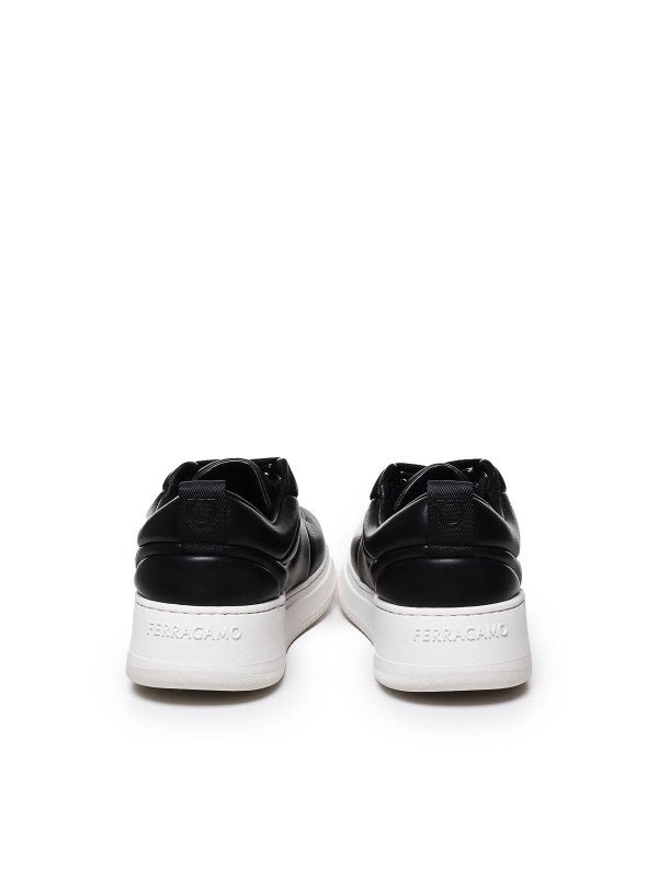 Sneakers In Pelle Con Logo